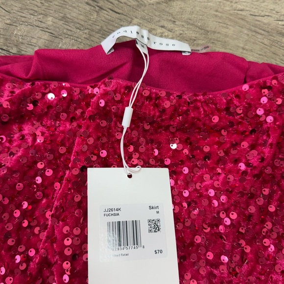Endless Rose Women's Sequins Velvet Skirt size medium NWT - Picture 4 of 7